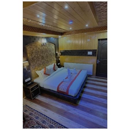 Hotel Shanu Premium Gulmarg Zewnętrze zdjęcie