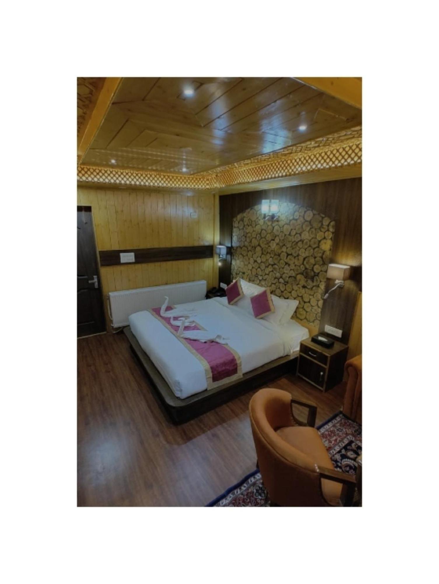 Hotel Shanu Premium Gulmarg Zewnętrze zdjęcie